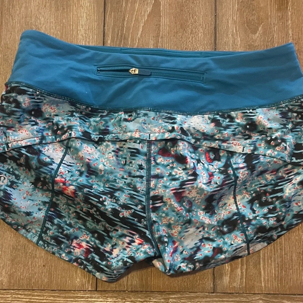 lululemon athletica Teal and Patterned Women's Athletic Shorts - Picture 2 of 4